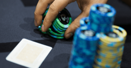 Les facteurs au poker a considerer avant de monter les enjeux